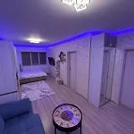 Away From - Cozy And Spacious With Balcony 公寓 *