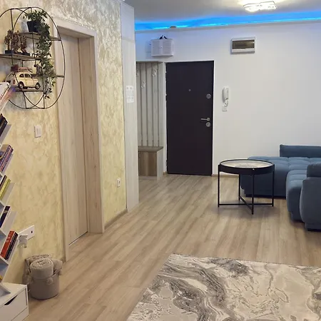 Apartment Away From - Cozy And Spacious With Balcony *