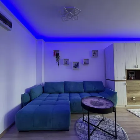 Away From - Cozy And Spacious With Balcony