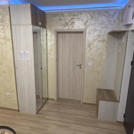 Away From - Cozy And Spacious With Balcony Bucureşti