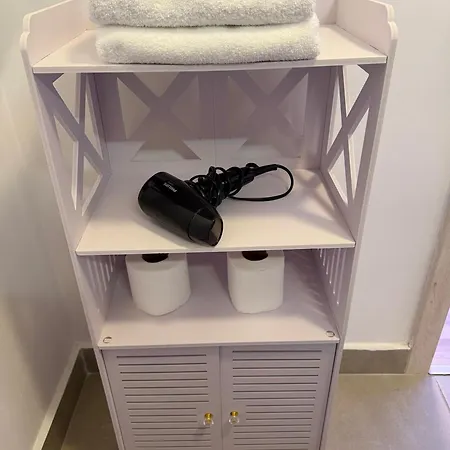 Away From - Cozy And Spacious With Balcony Apartament *