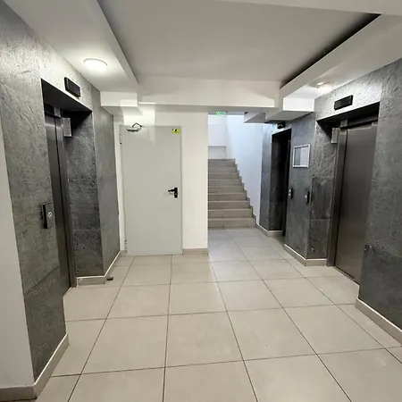Away From - Cozy And Spacious With Balcony