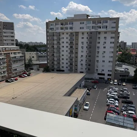Apartament Away From - Cozy And Spacious With Balcony Bucureşti