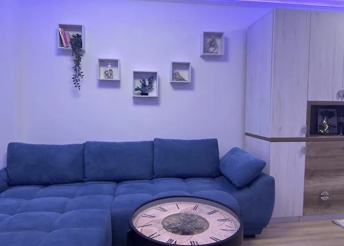 Away From - Cozy And Spacious With Balcony Bukarest