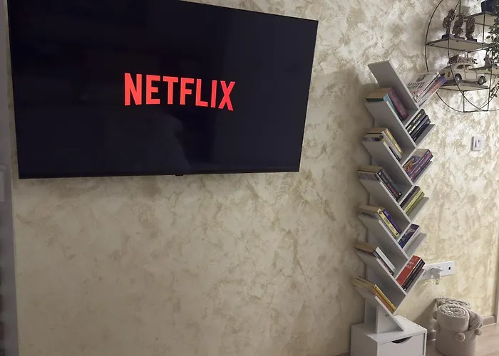 Away From - Cozy And Spacious With Balcony * Bucharest