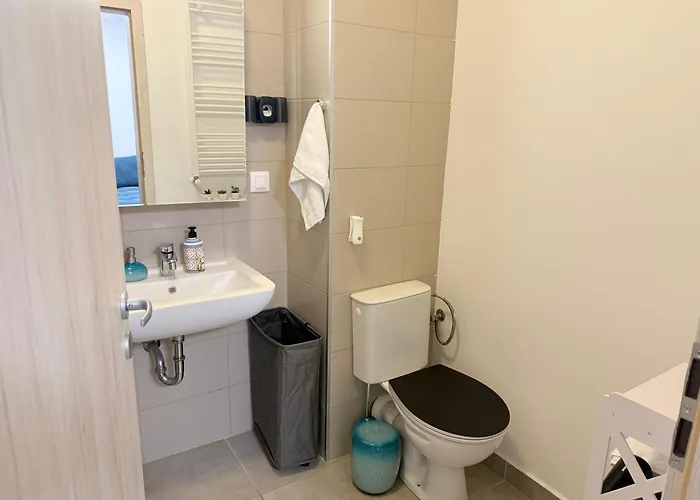 Away From - Cozy And Spacious With Balcony