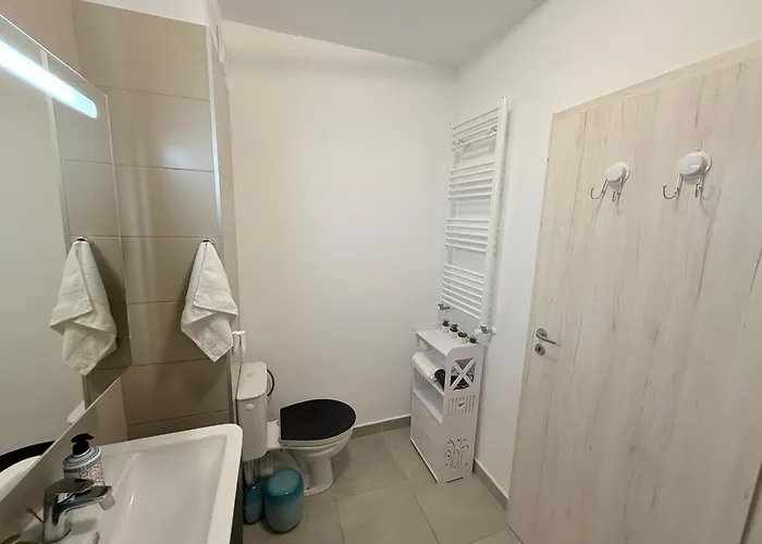 Away From - Cozy And Spacious With Balcony