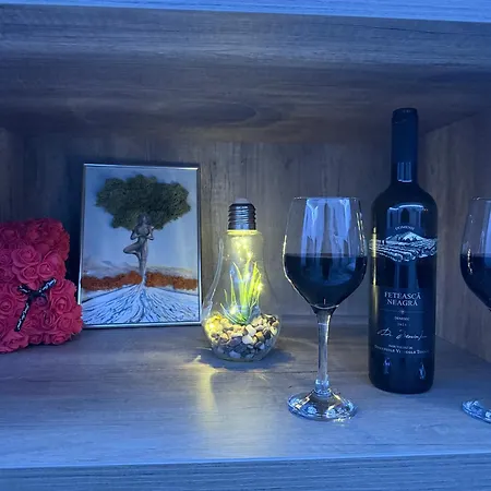 Away From - Cozy And Spacious With Balcony *