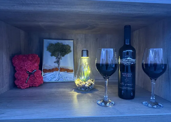 Away From - Cozy And Spacious With Balcony *